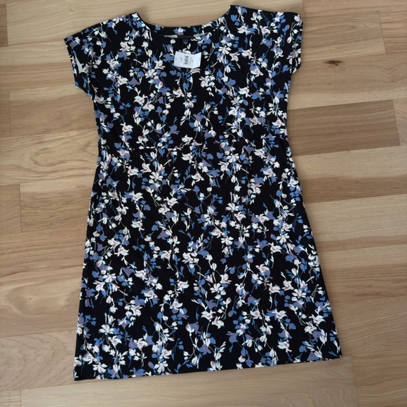 J. Jill Wearever Relaxed Two-Pocket T-Shirt Dress Floral size M - Picture 7 of 10